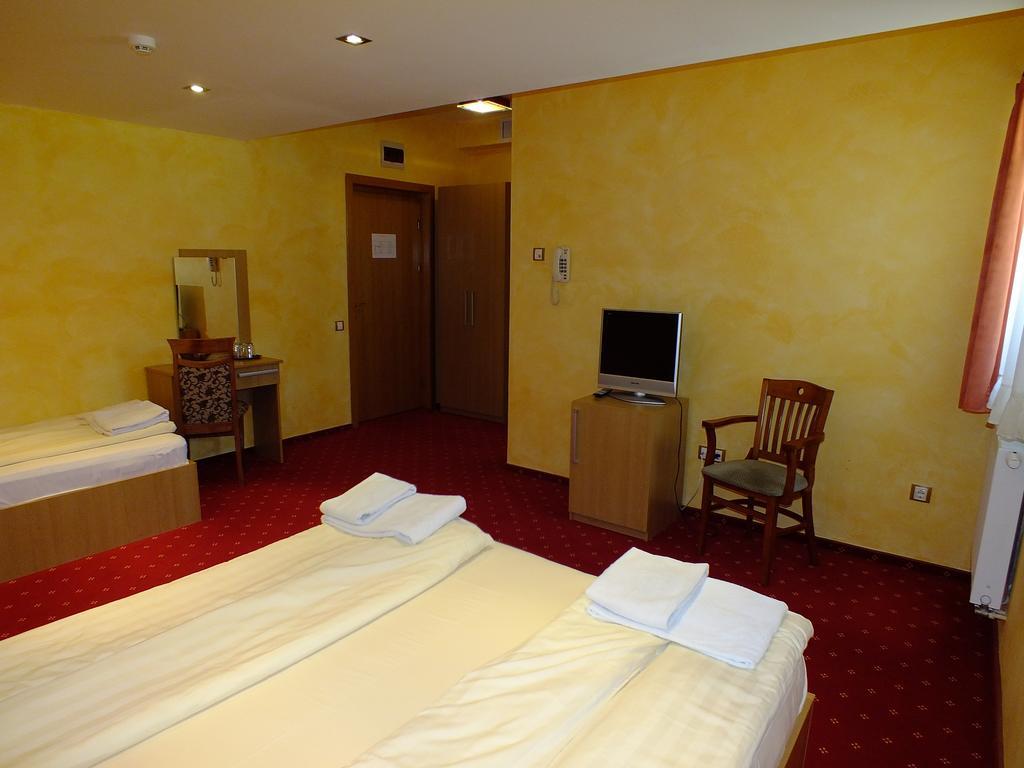 Motel Vector Găeşti Kamer foto