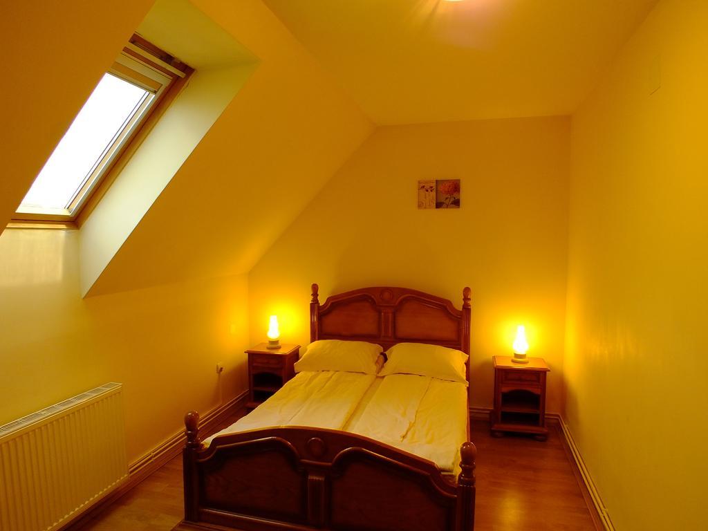 Motel Vector Găeşti Kamer foto