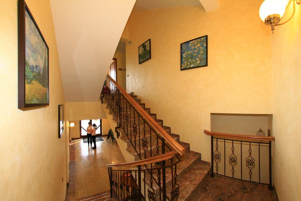 Motel Vector Găeşti Buitenkant foto