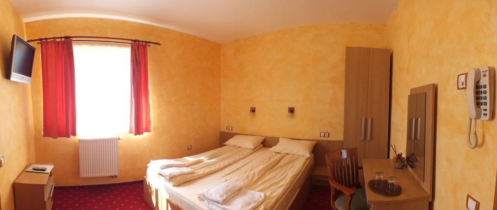 Motel Vector Găeşti Kamer foto
