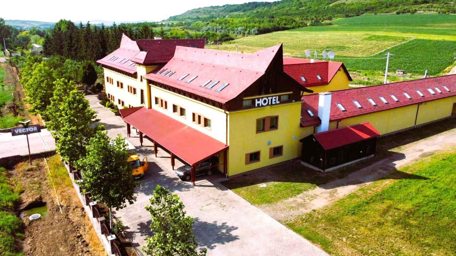 Motel Vector Găeşti Buitenkant foto