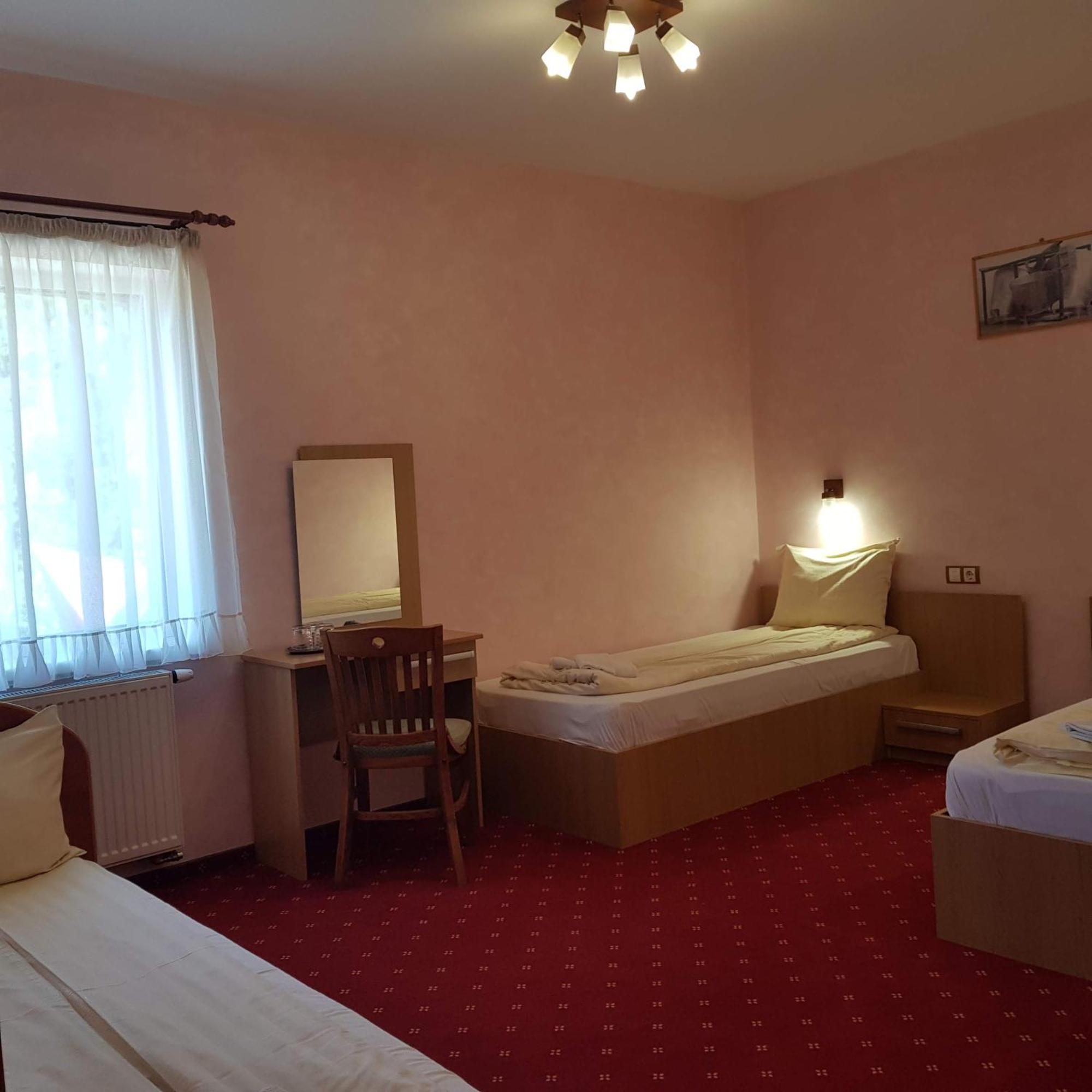Motel Vector Găeşti Buitenkant foto