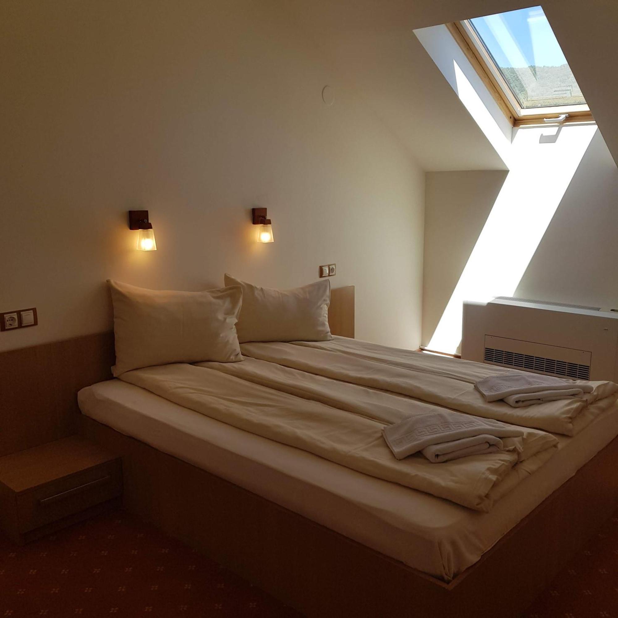 Motel Vector Găeşti Buitenkant foto