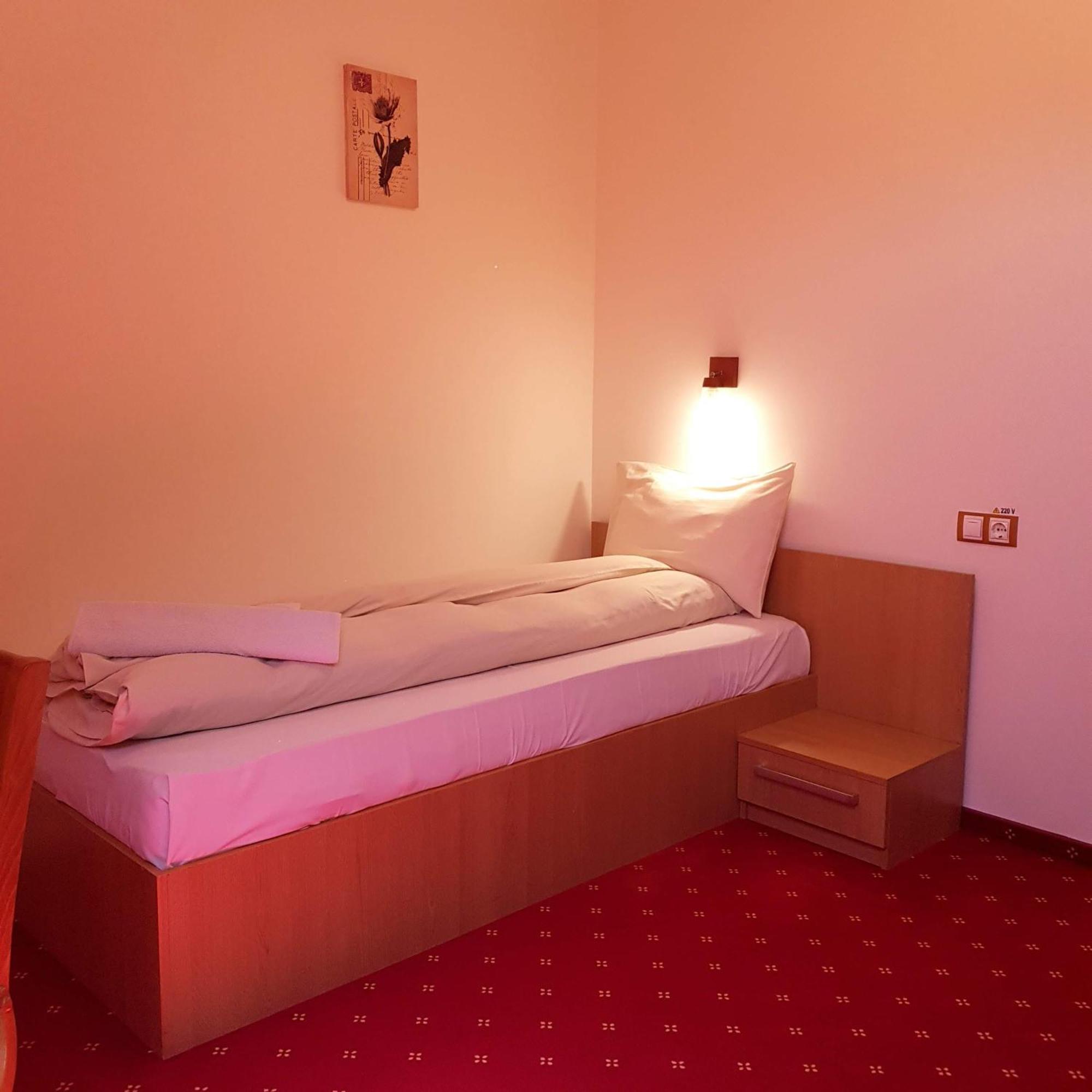 Motel Vector Găeşti Buitenkant foto