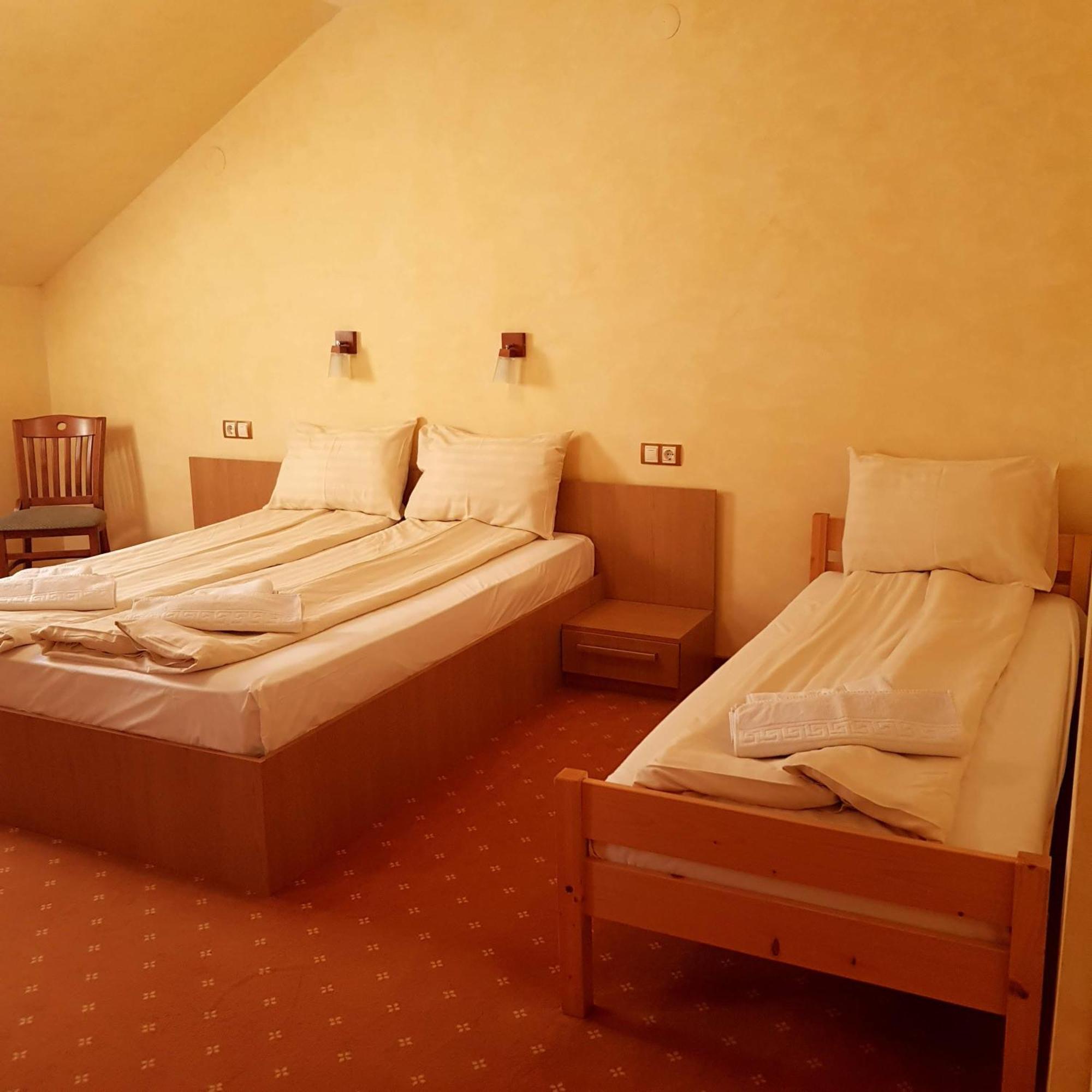 Motel Vector Găeşti Buitenkant foto