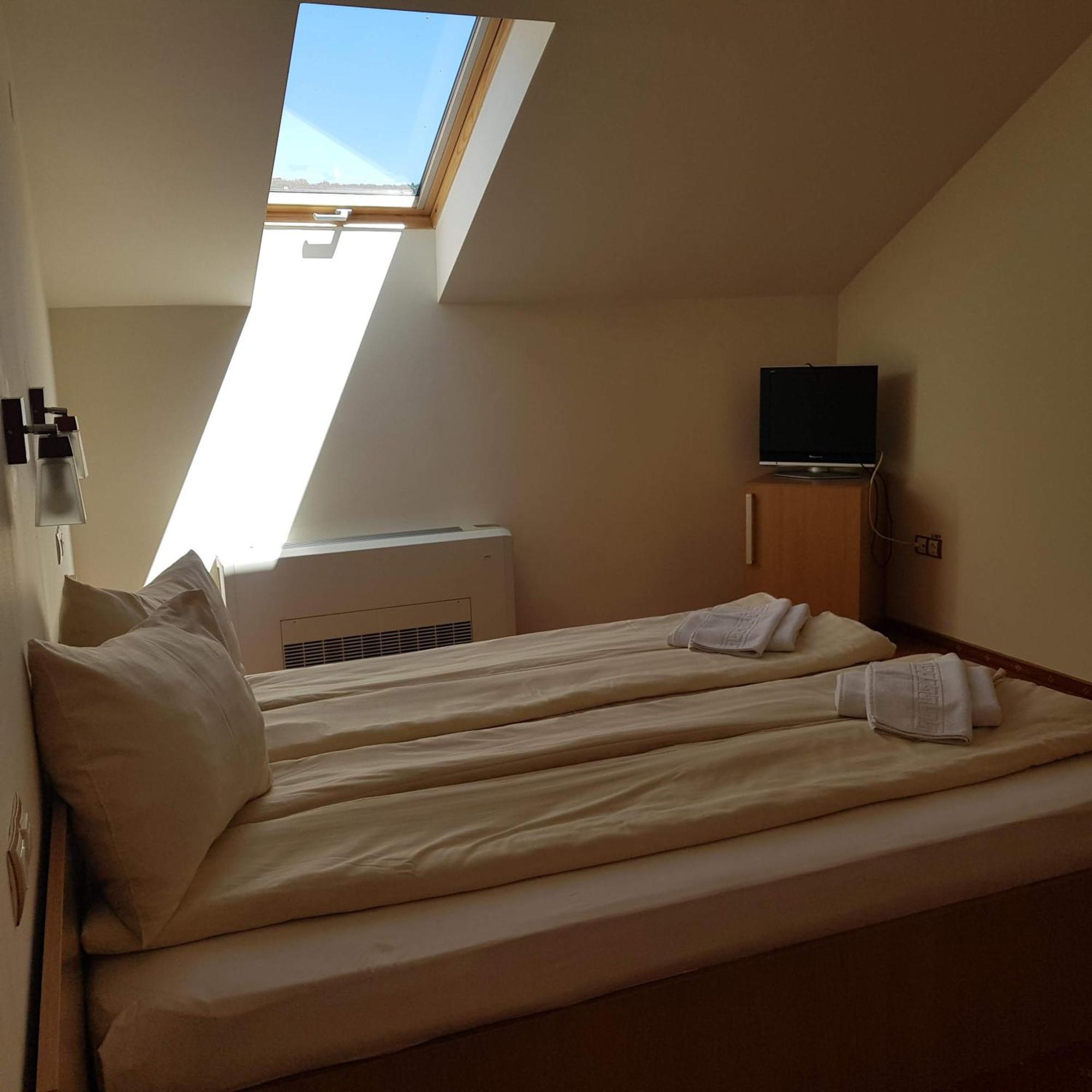 Motel Vector Găeşti Buitenkant foto
