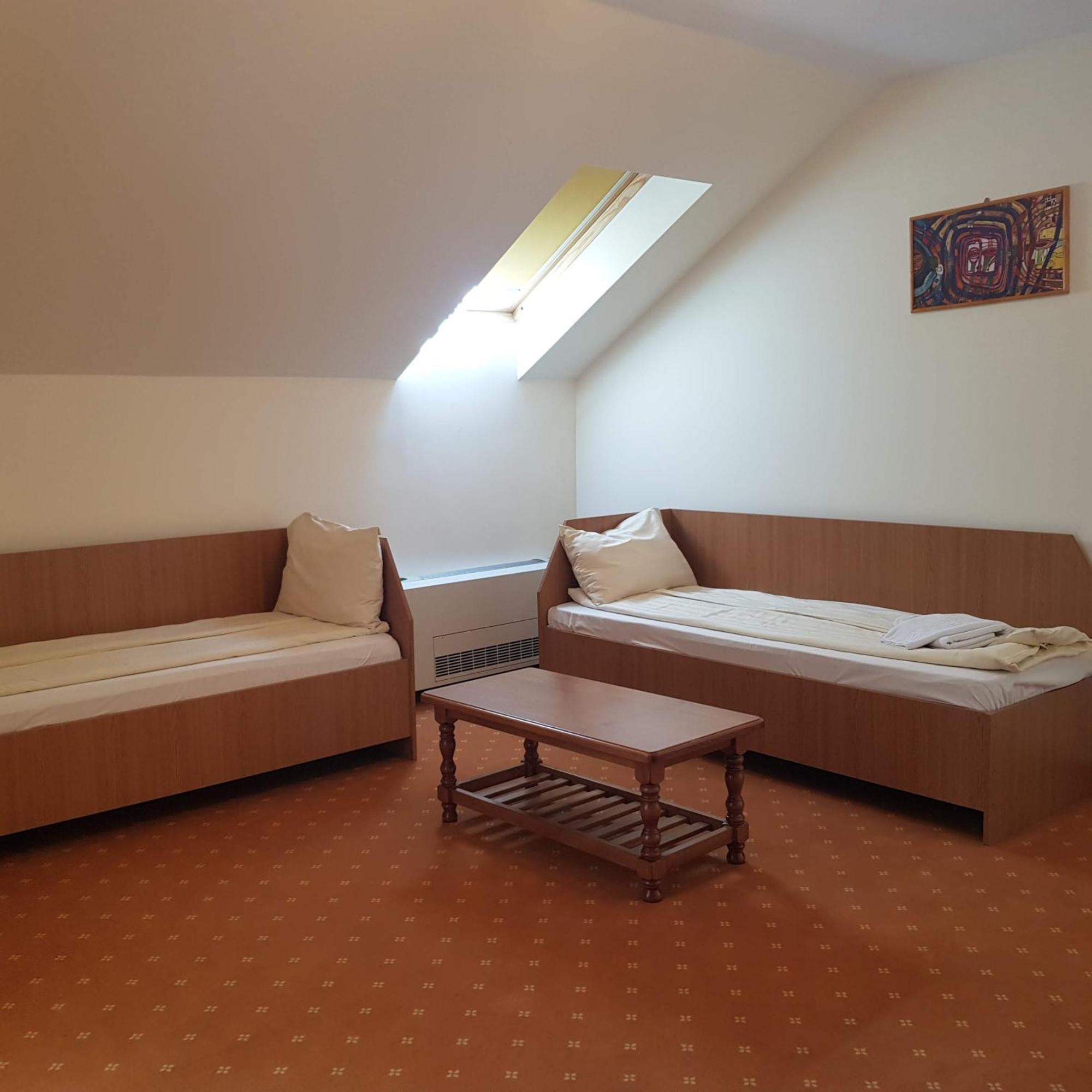 Motel Vector Găeşti Buitenkant foto