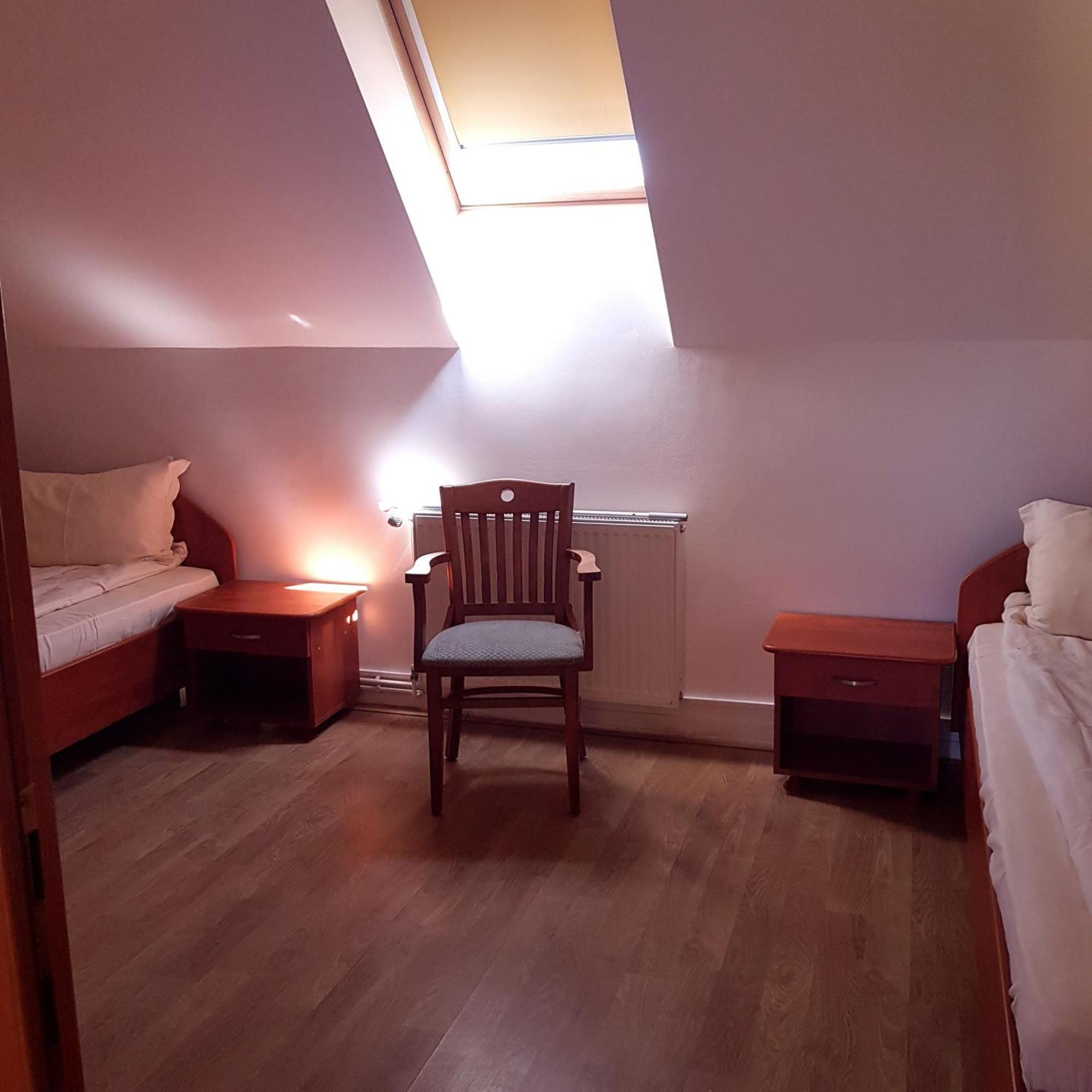 Motel Vector Găeşti Buitenkant foto