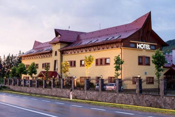 Motel Vector Găeşti Buitenkant foto