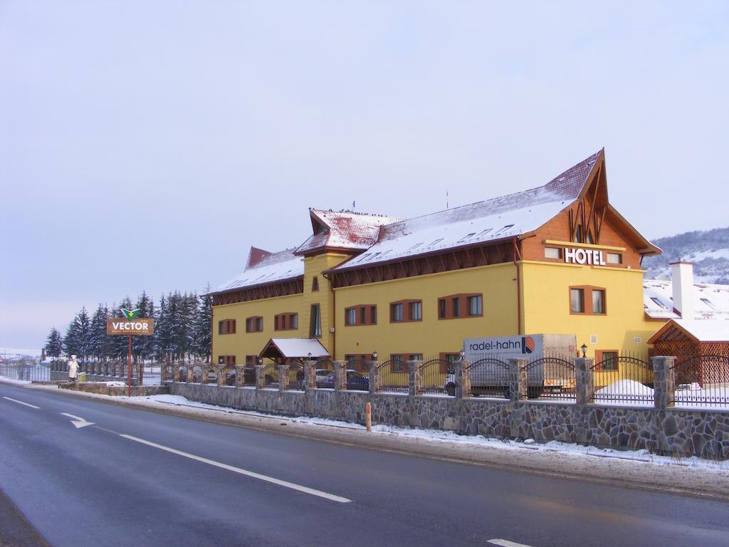Motel Vector Găeşti Buitenkant foto